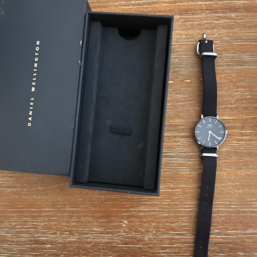 Daniel Wellington Classic Black navy women’s Watch